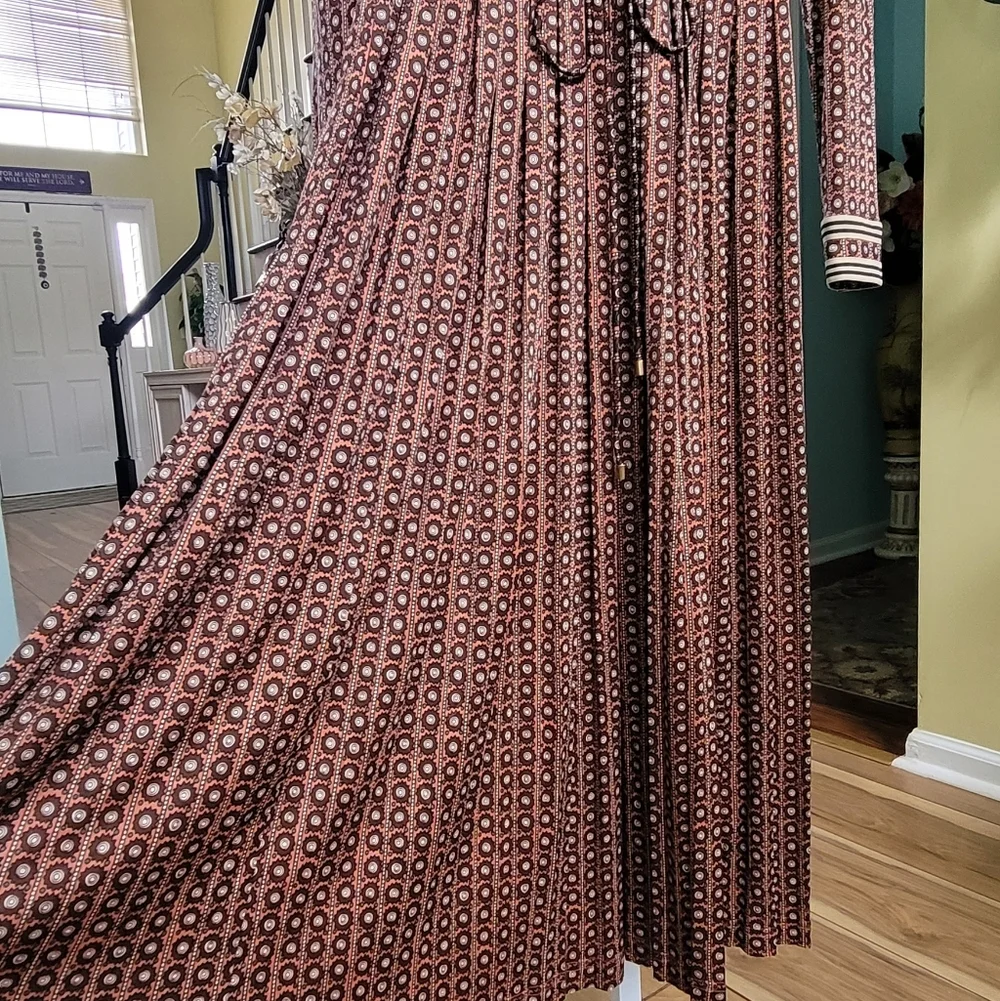 TORY BURCH Silk Blend Pleated Skirt  Sun Prints All Over Dress Size Small - Picture 9 of 16